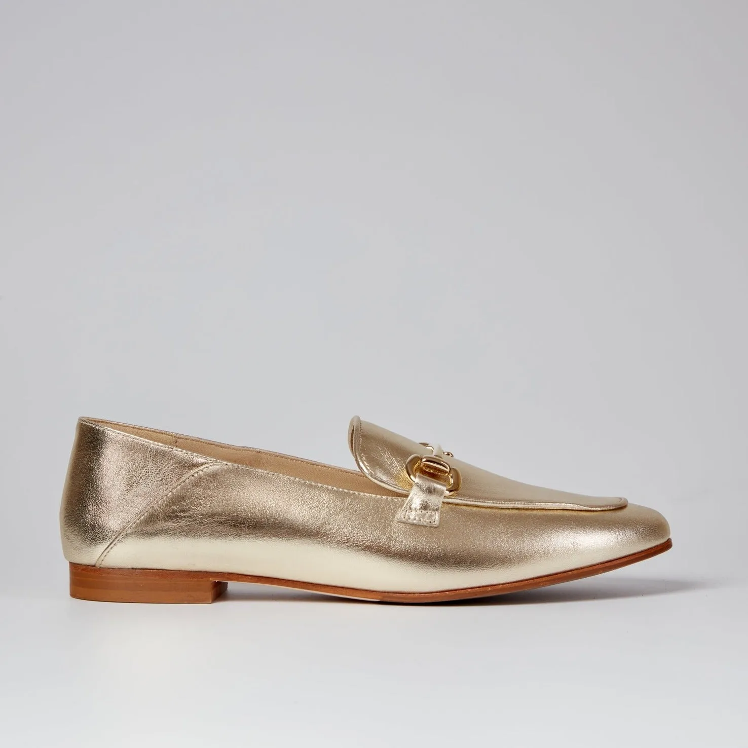 Annie Soft gold loafer