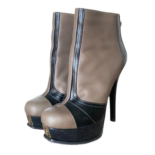 FENDI Fendista Taupe & Black Leather Platform Ankle Boots, Size 36